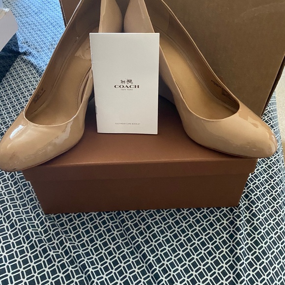 Coach Womens size 10M shoe - Picture 1 of 6
